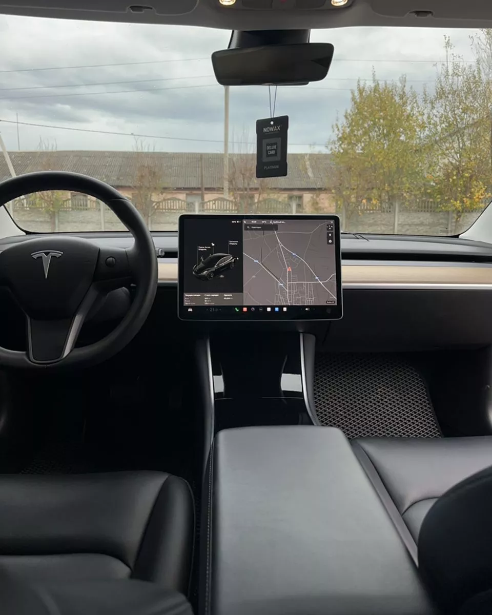 Tesla Model 3  60 kWh 2019141