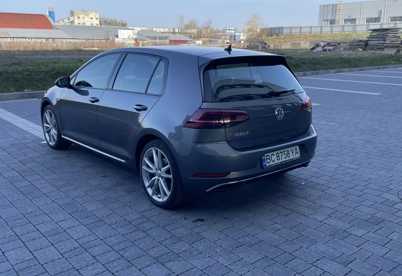 Volkswagen e-Golf  35.8 kWh 201841