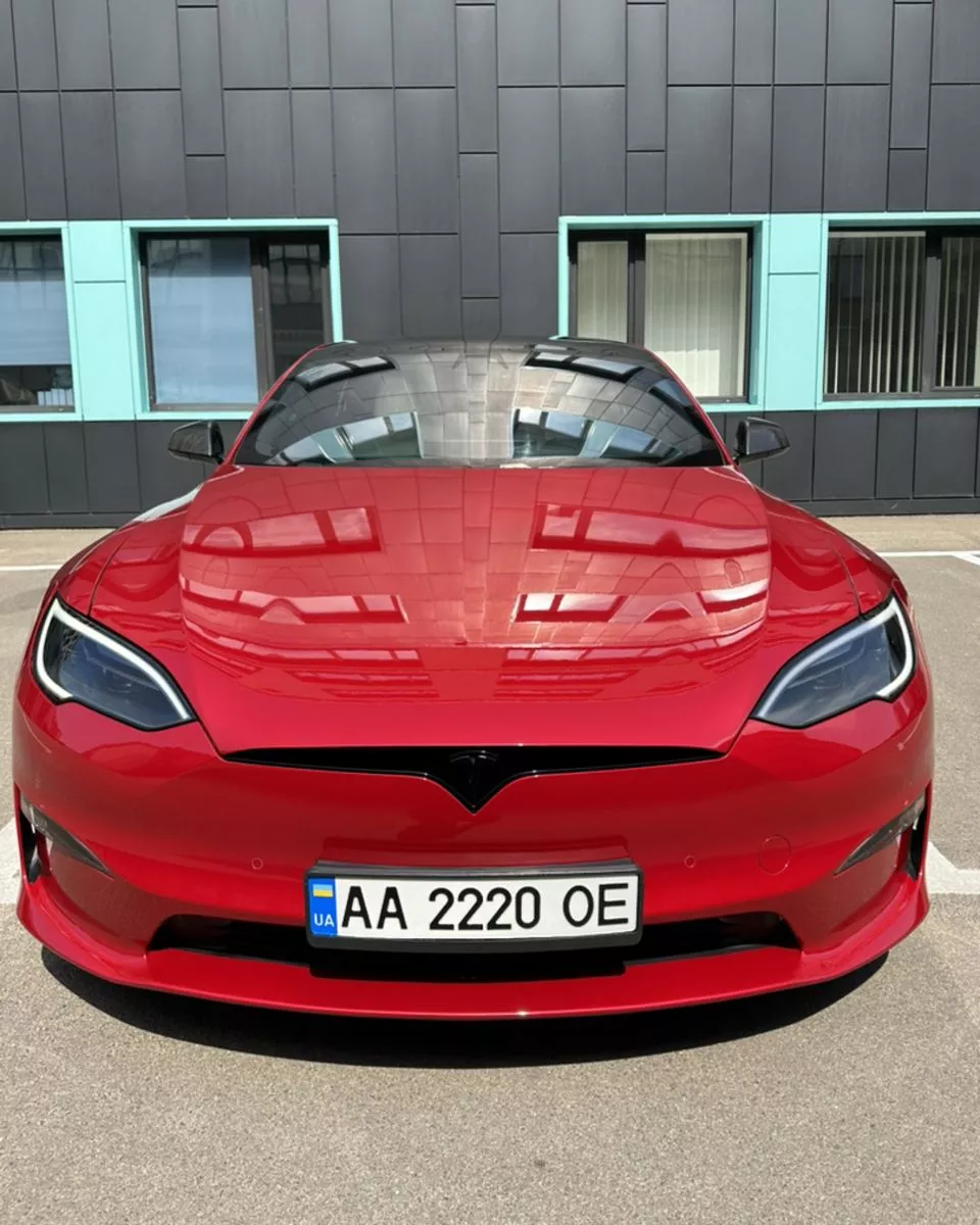 Tesla Model S 