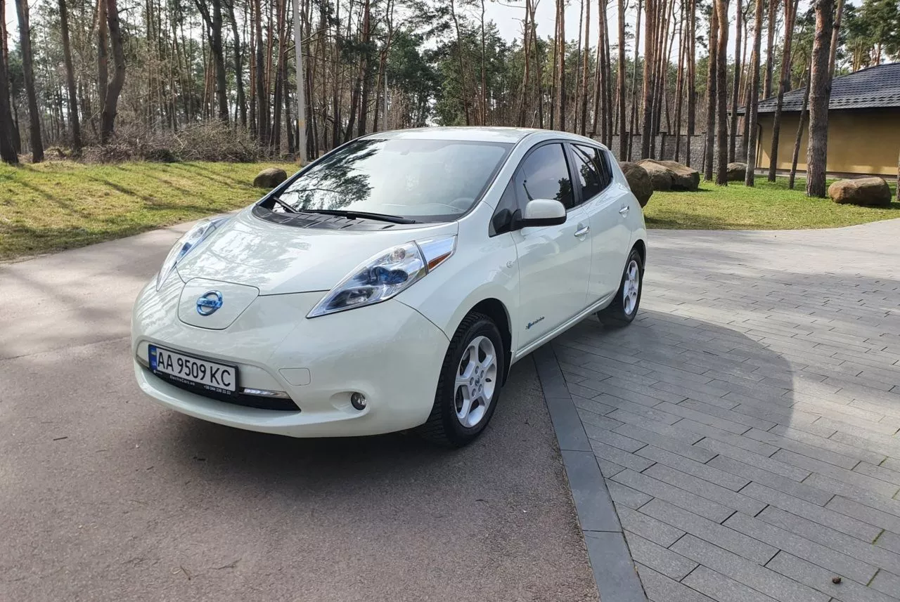 Nissan Leaf  24 kWh 201201