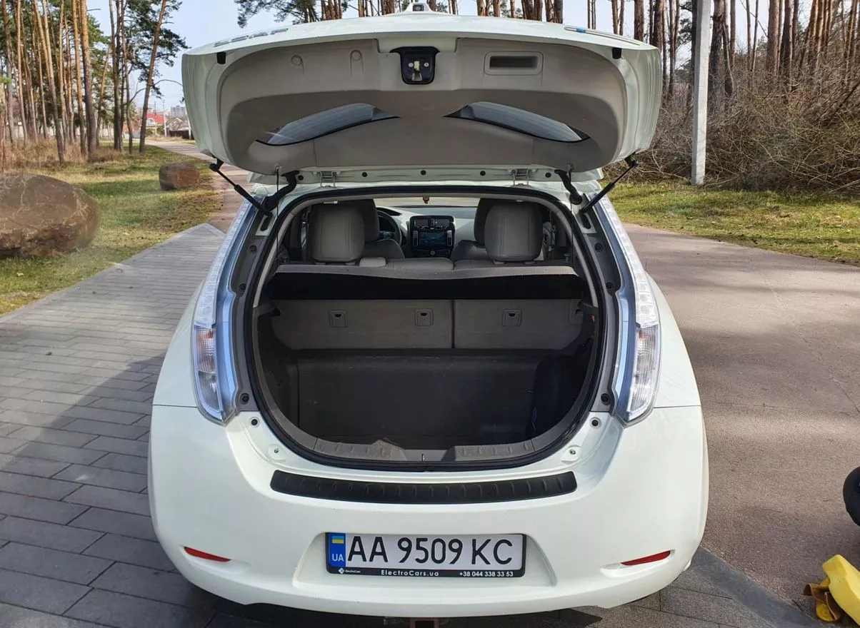 Nissan Leaf  24 kWh 2012221