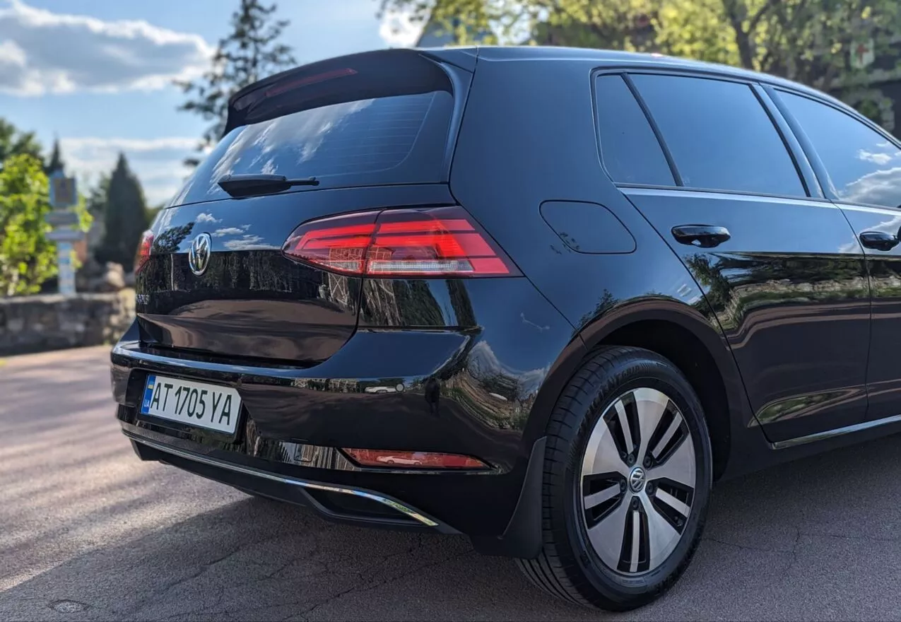 Volkswagen e-Golf  36 kWh 2018241