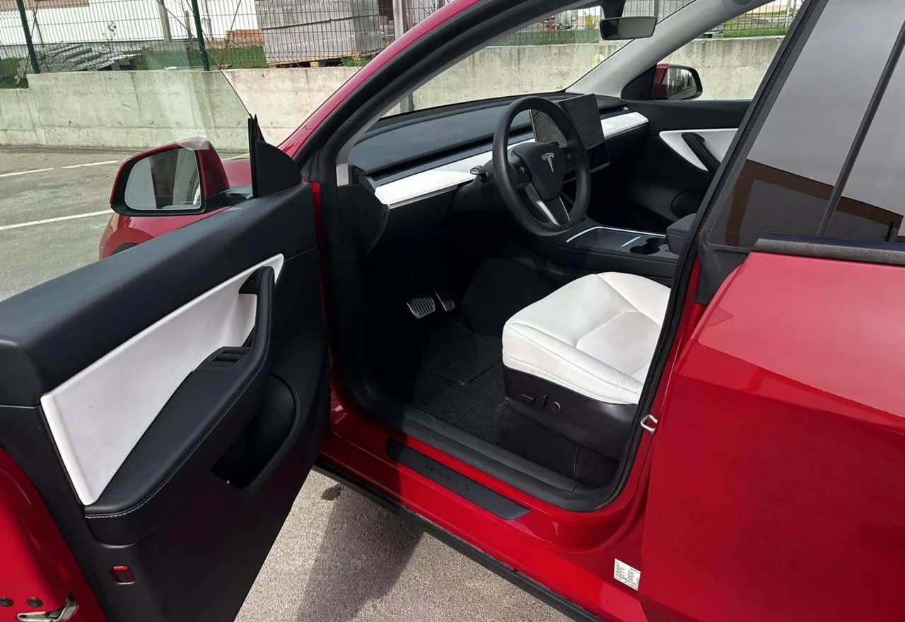 Tesla Model Y  75 kWh 202121