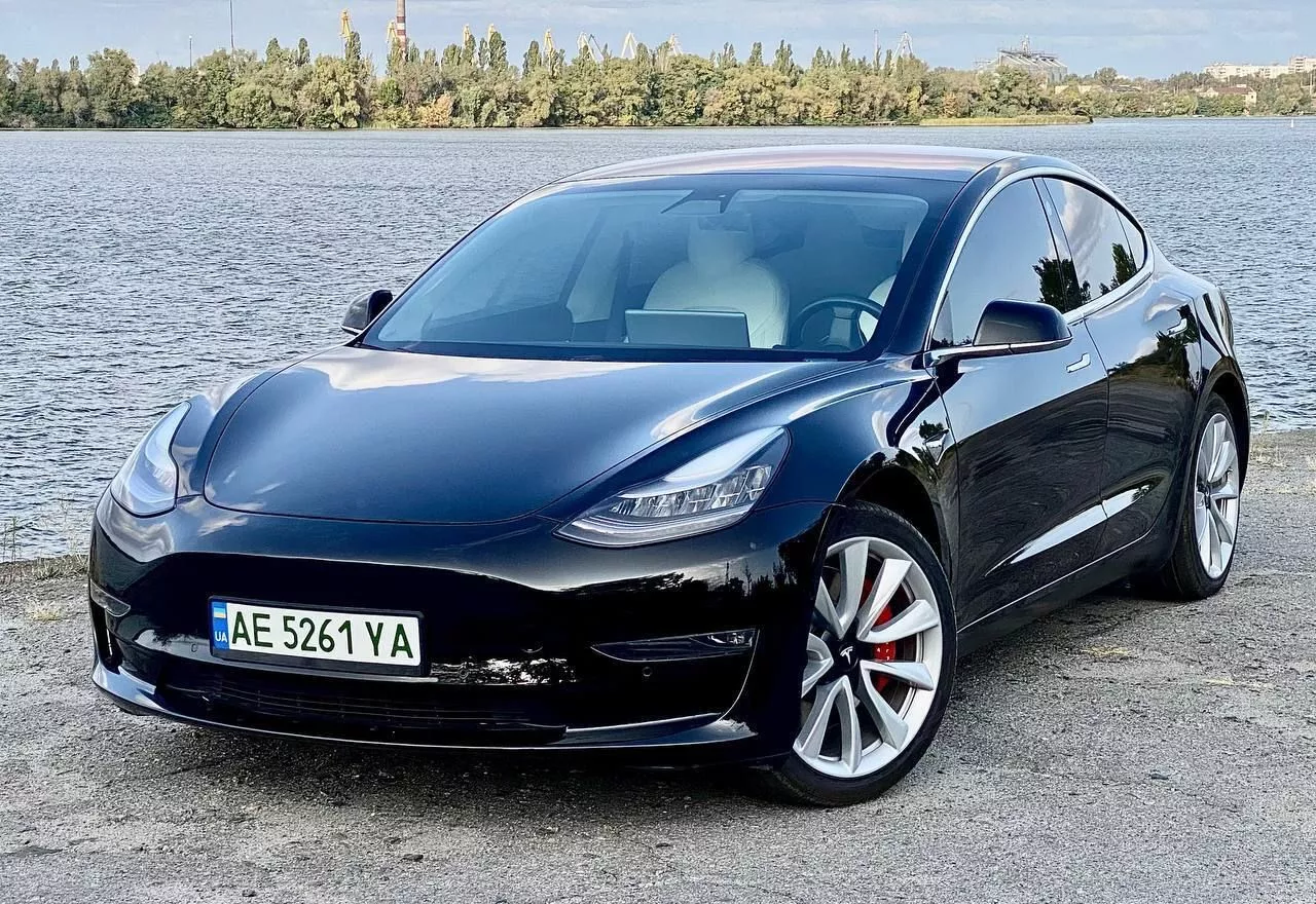 Tesla Model 3  82 kWh 201911