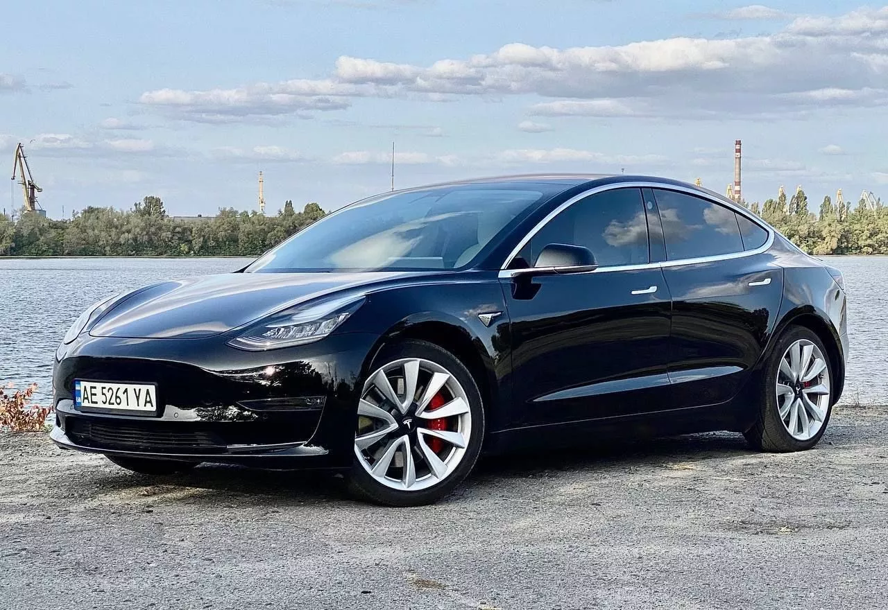 Tesla Model 3  82 kWh 201931