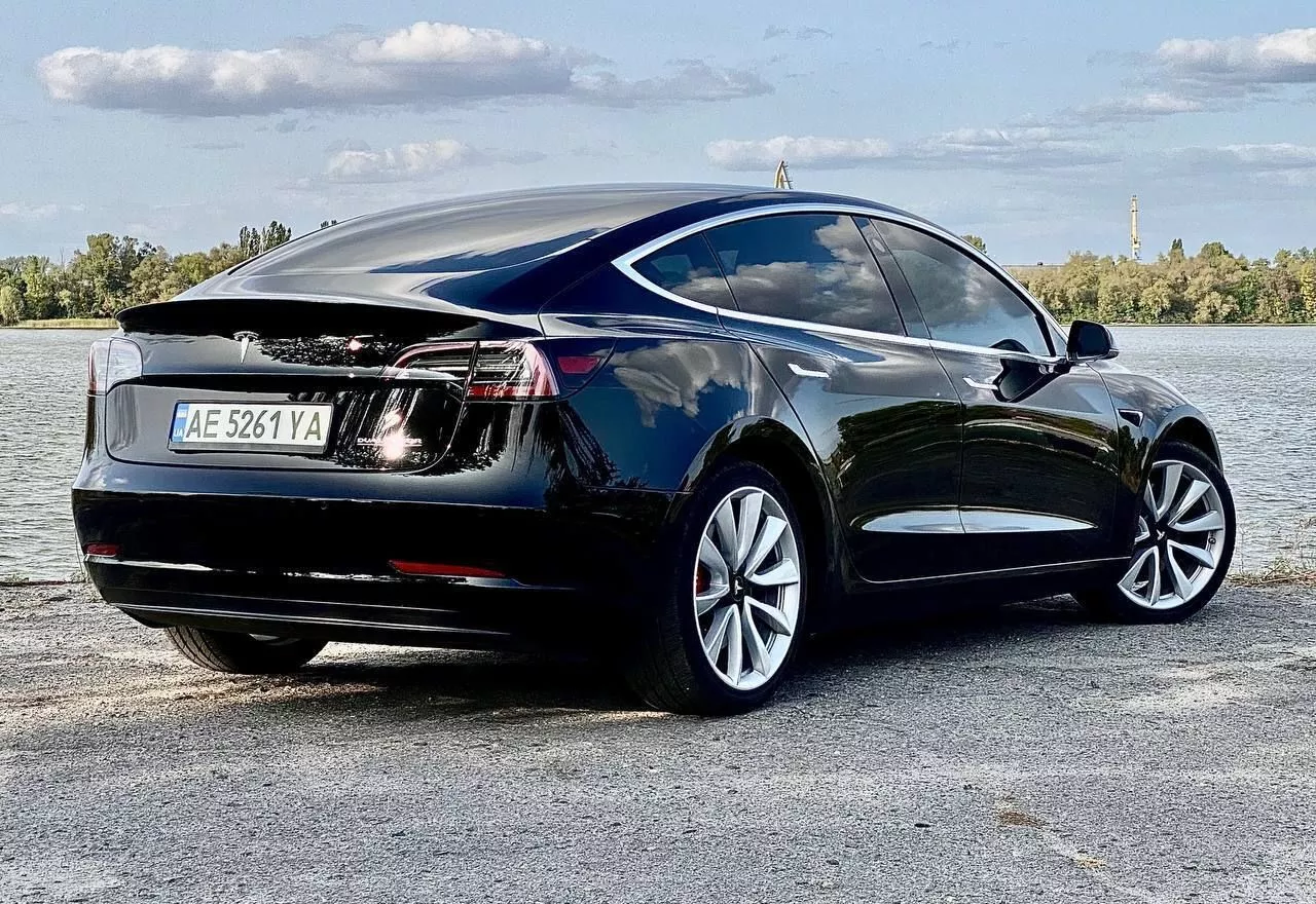 Tesla Model 3  82 kWh 201981