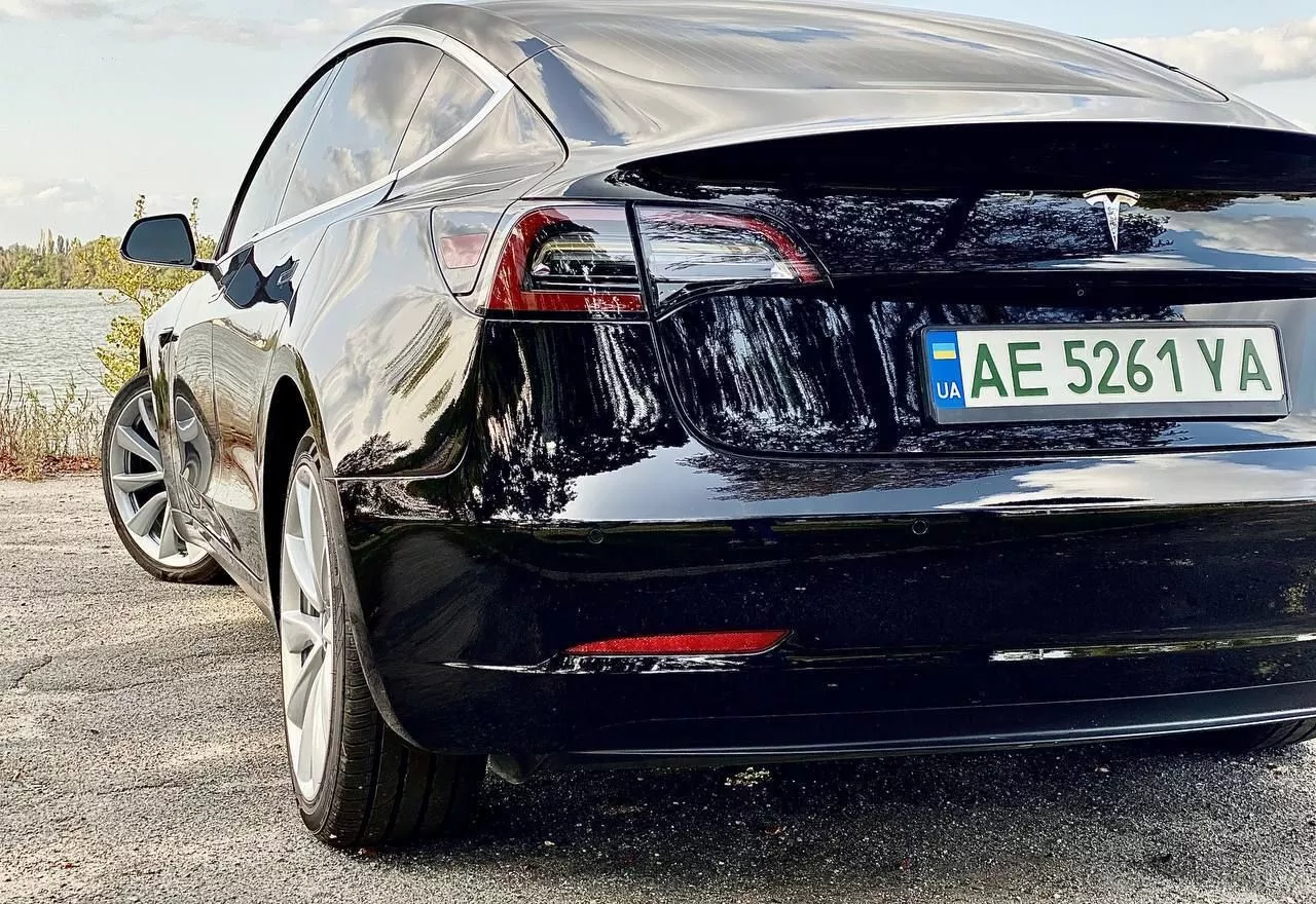 Tesla Model 3  82 kWh 2019121