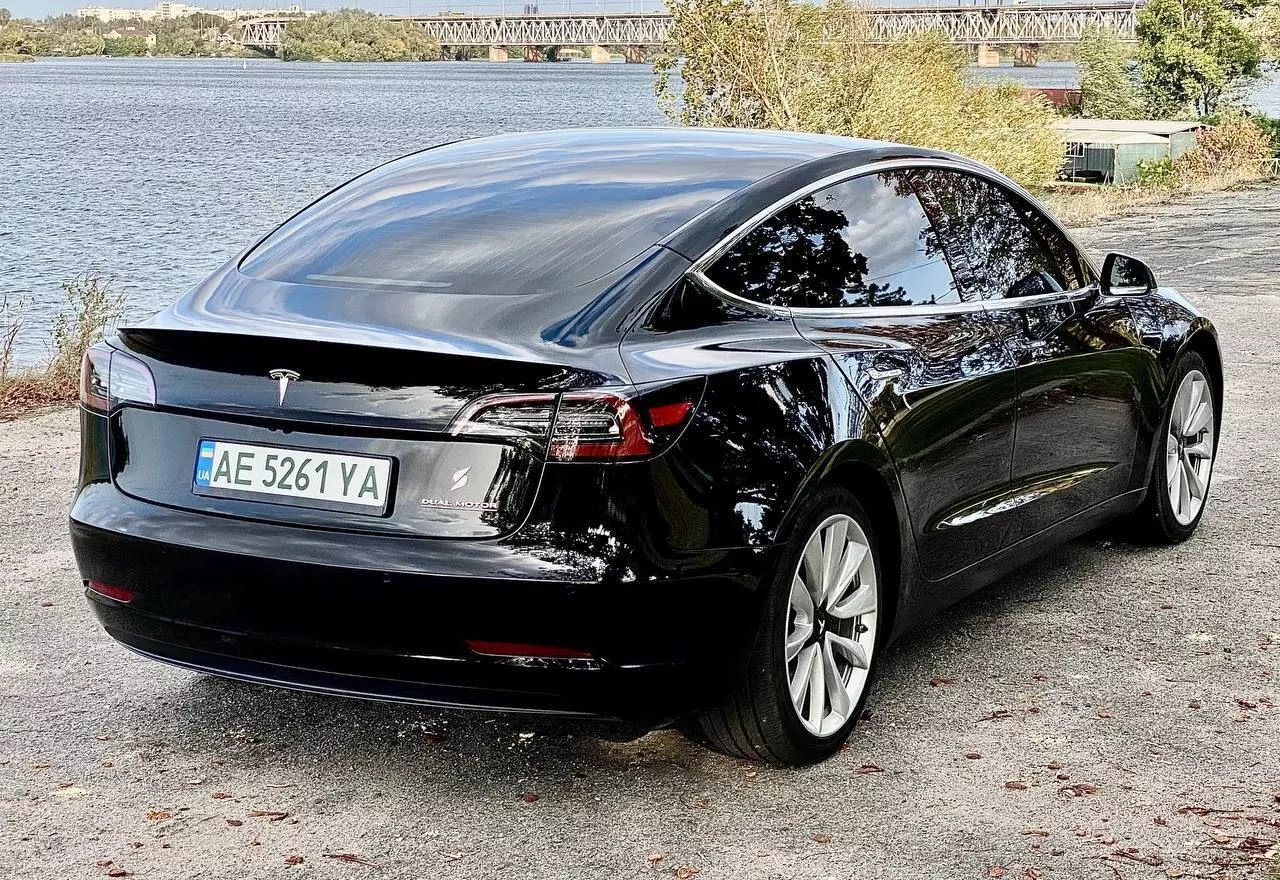 Tesla Model 3  82 kWh 2019191