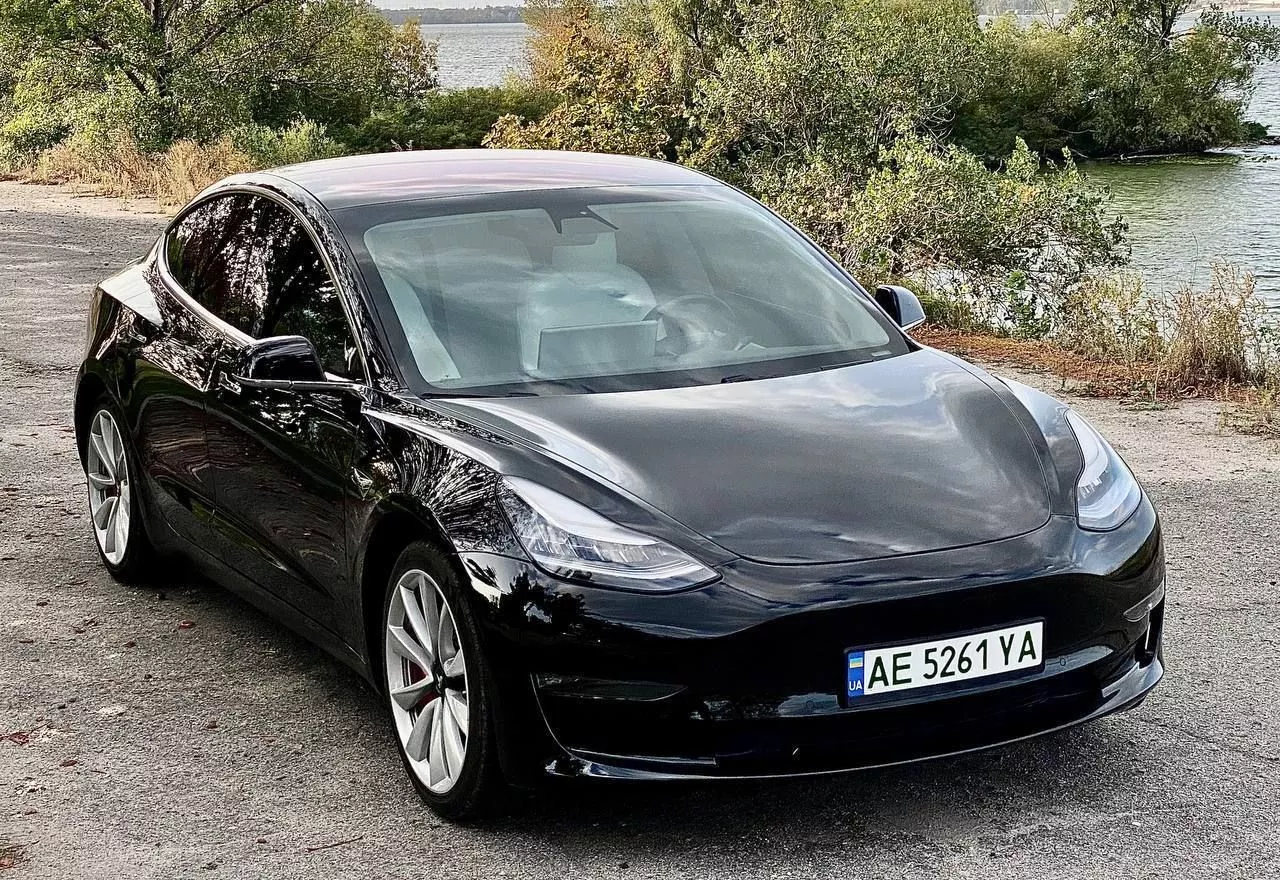 Tesla Model 3  82 kWh 2019201