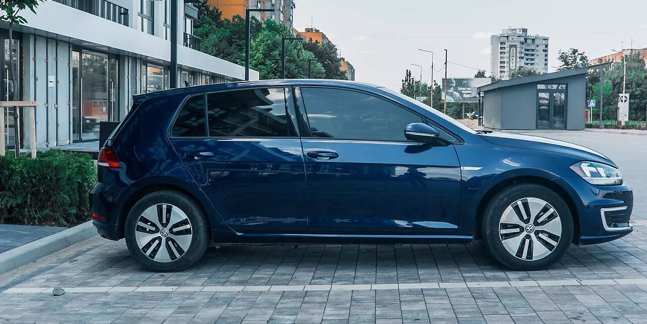 Volkswagen e-Golf  36 kWh 201951