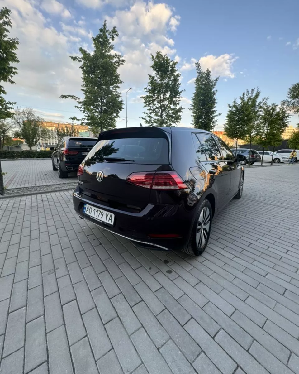 Volkswagen e-Golf  201741