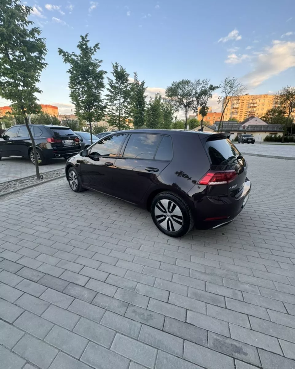 Volkswagen e-Golf  2017191