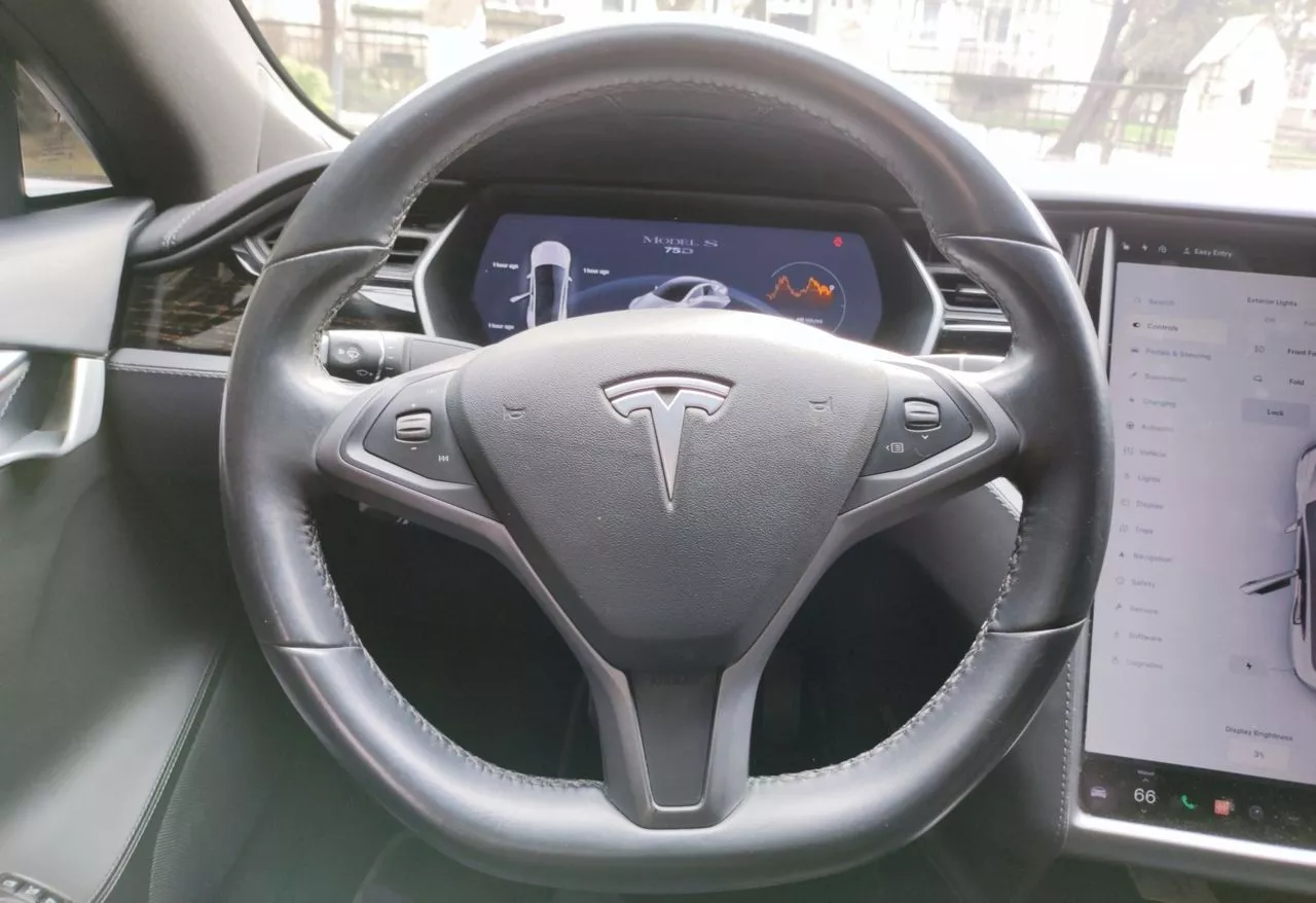 Tesla Model S  75 kWh 2018111