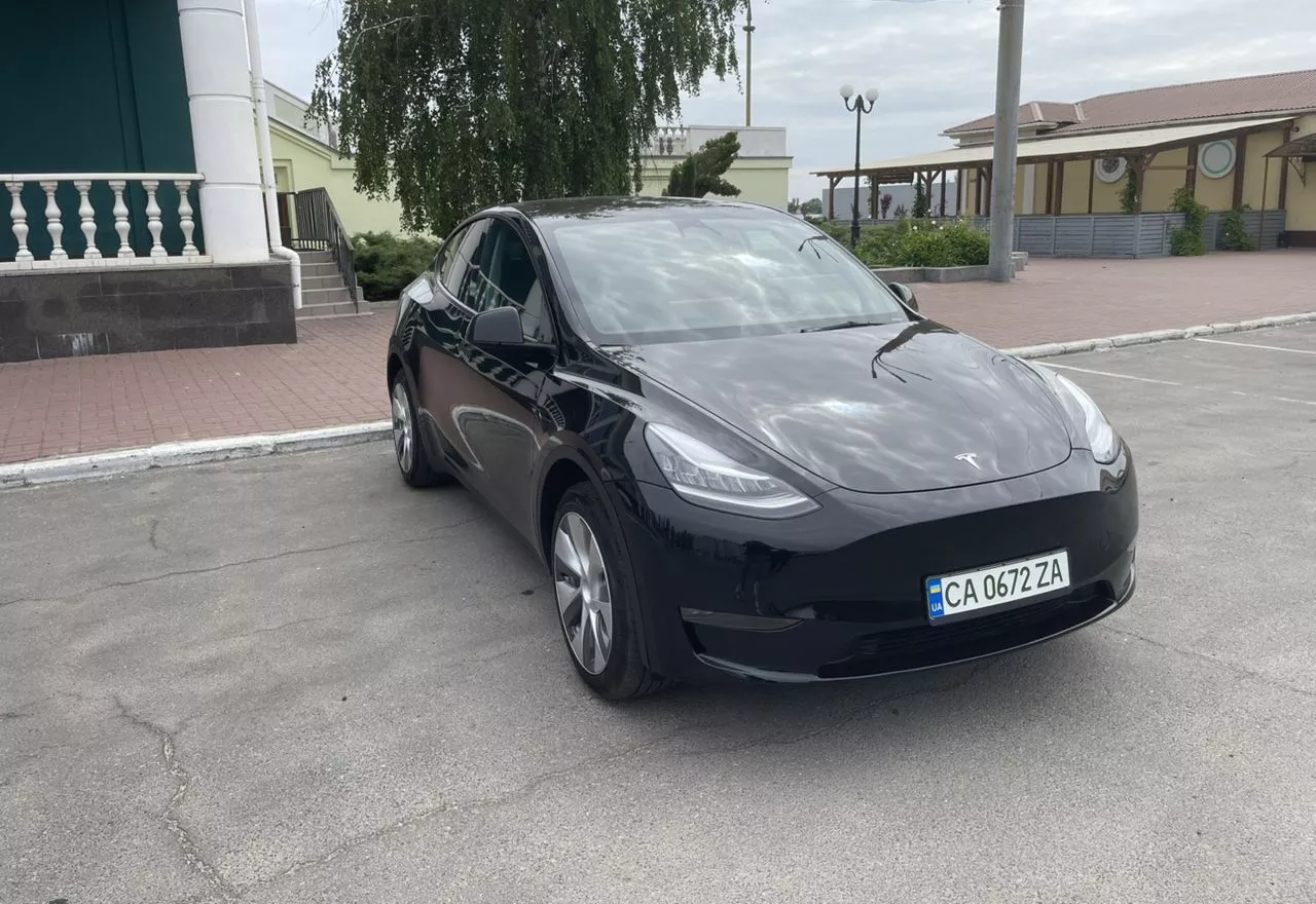 Tesla Model Y  75 kWh 202301