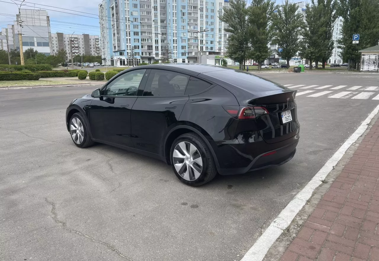 Tesla Model Y  75 kWh 202351