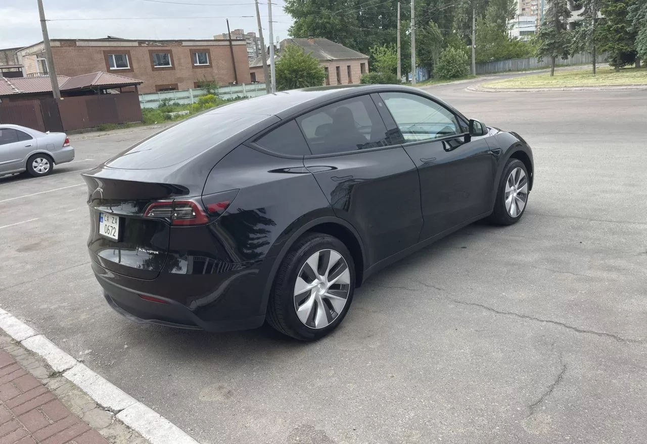 Tesla Model Y  75 kWh 202371