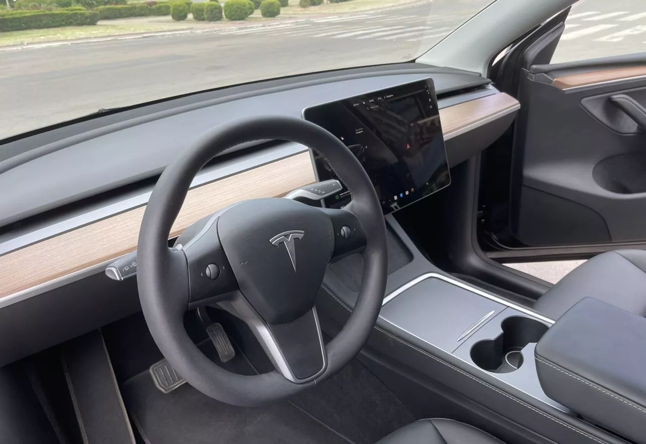 Tesla Model Y  75 kWh 2023121