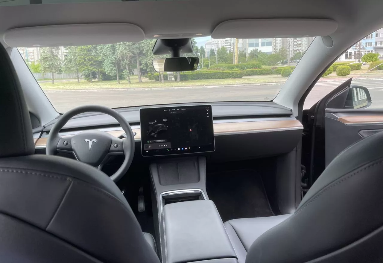 Tesla Model Y  75 kWh 2023201