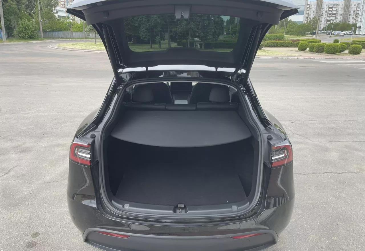 Tesla Model Y  75 kWh 2023241