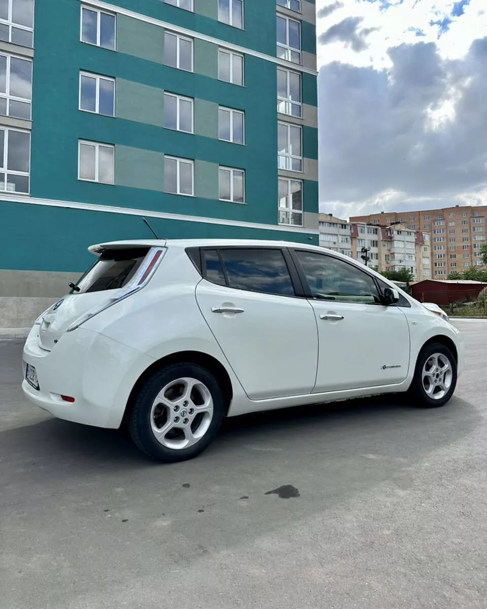 Nissan Leaf  201231