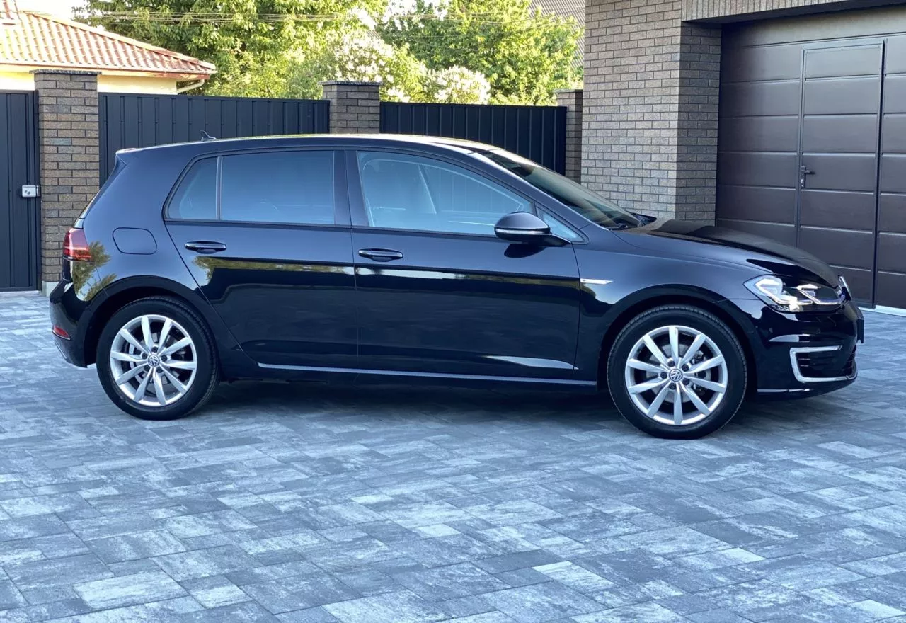 Volkswagen e-Golf  35.8 kWh 2019171