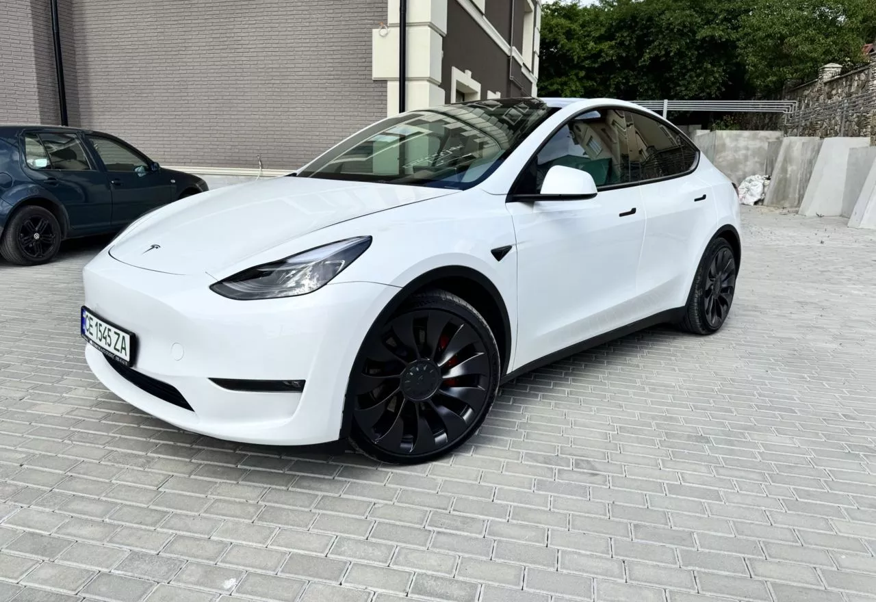 Tesla Model Y  82 kWh 202341