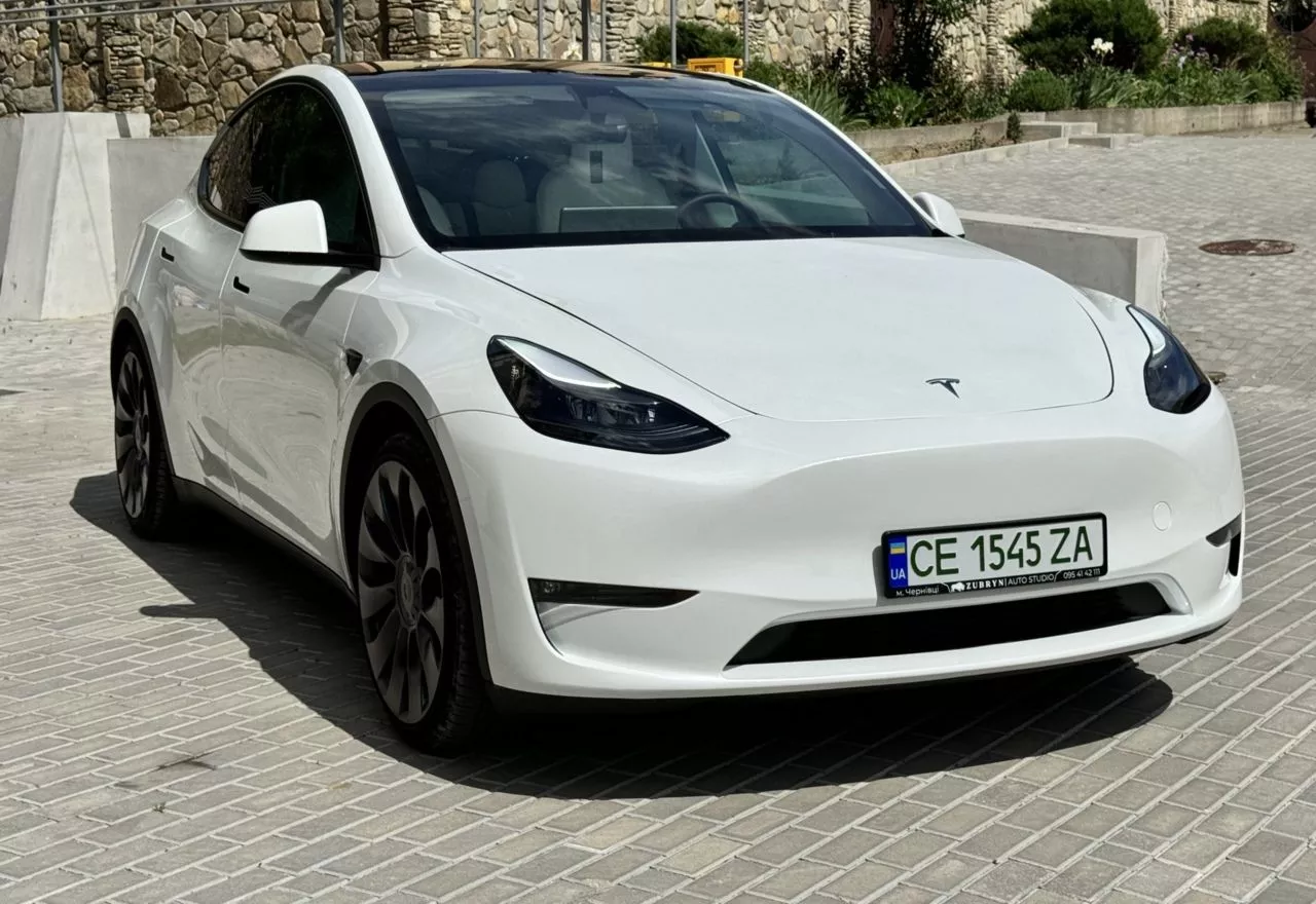 Tesla Model Y  82 kWh 2023201