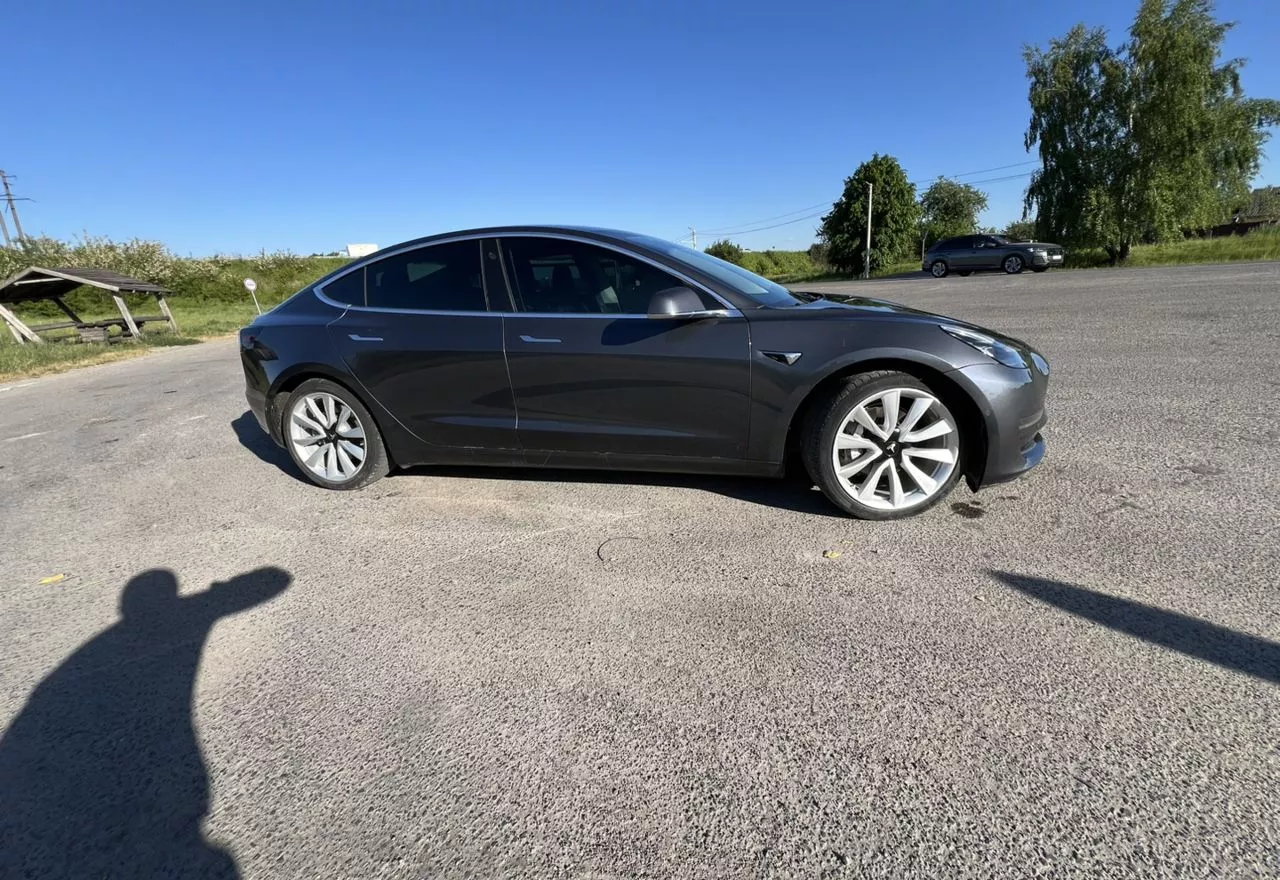 Tesla Model 3  201921