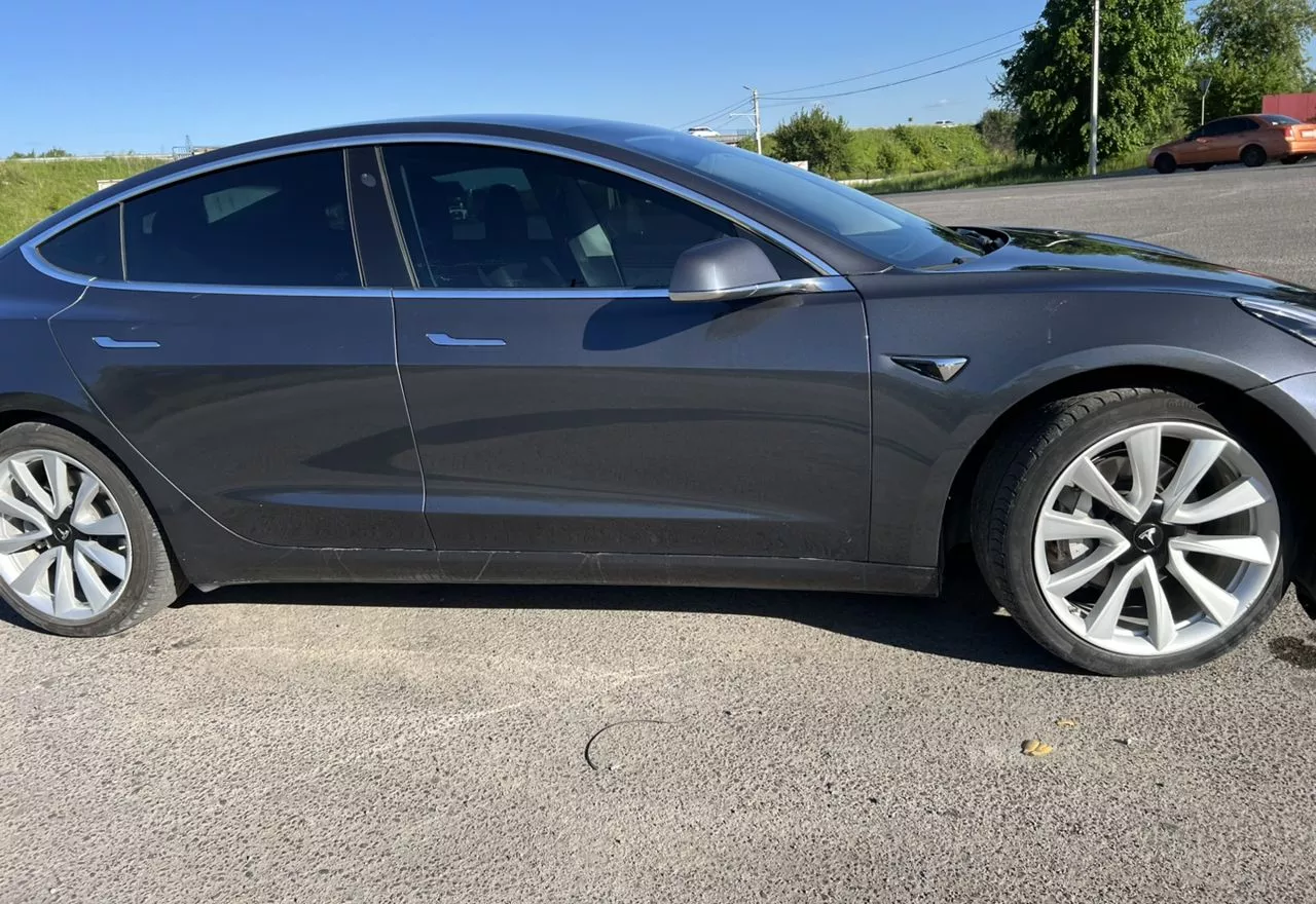 Tesla Model 3  201931