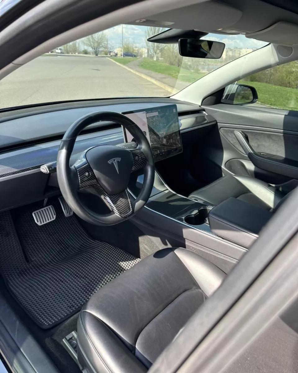 Tesla Model 3  80.5 kWh 2018141