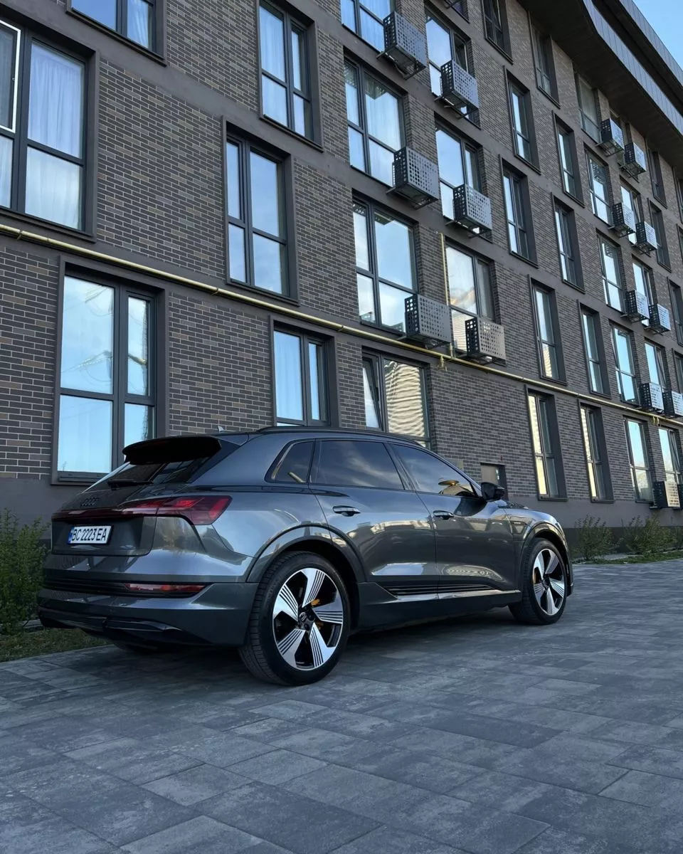 Audi E-tron  95 kWh 2019111