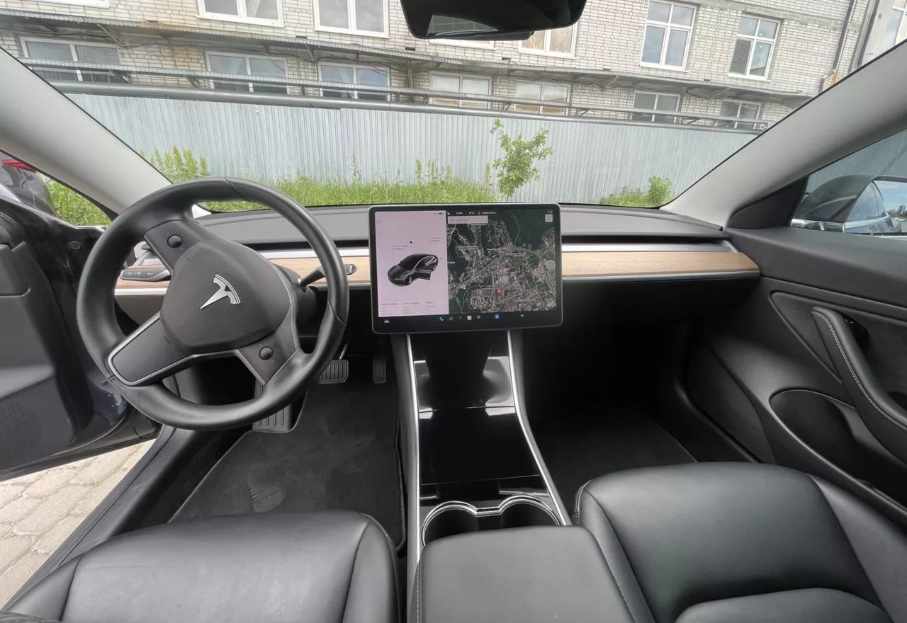 Tesla Model 3  75 kWh 2019141