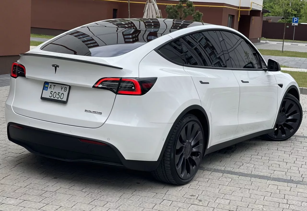 Tesla Model Y  75 kWh 2020421