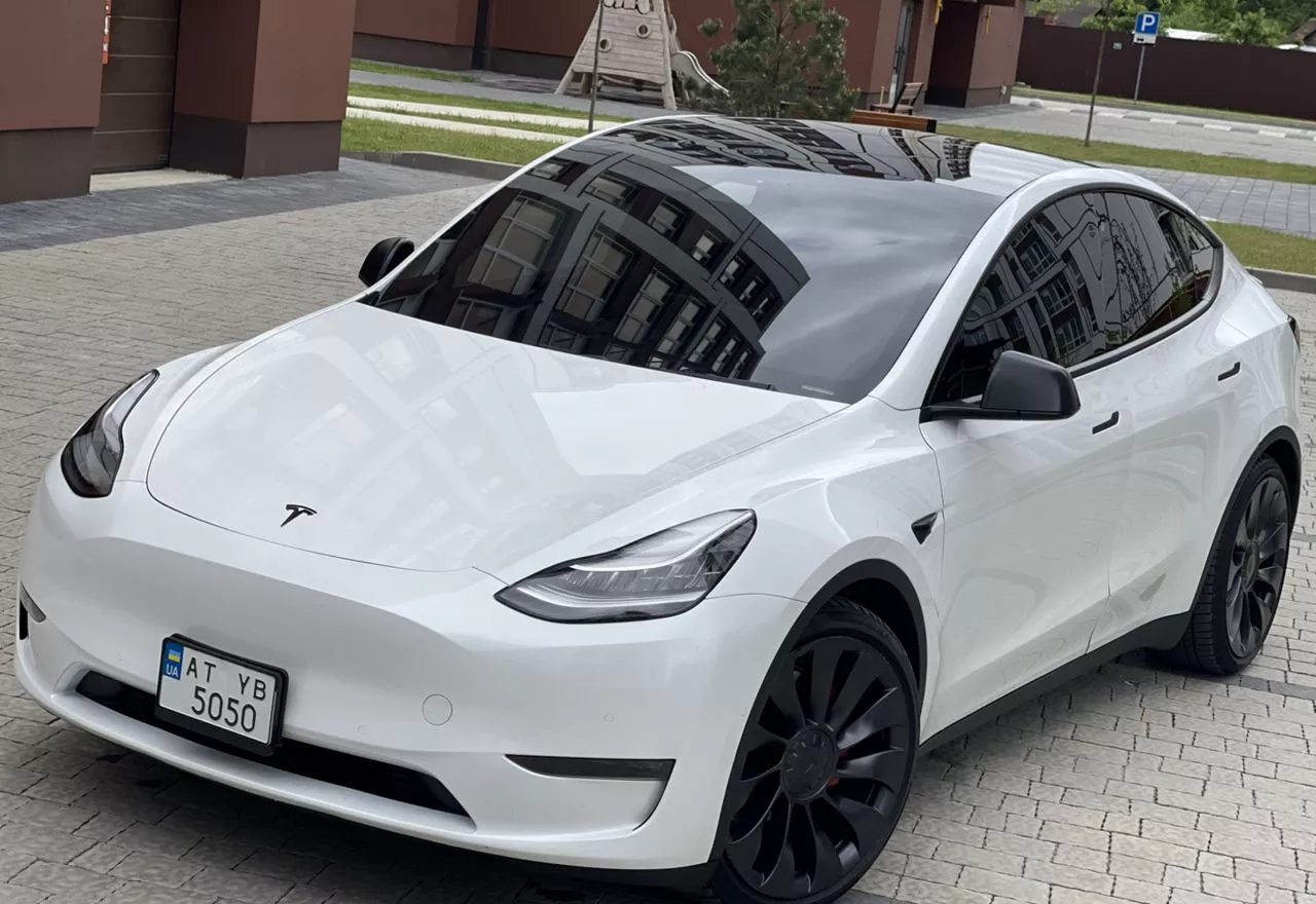 Tesla Model Y  75 kWh 2020461