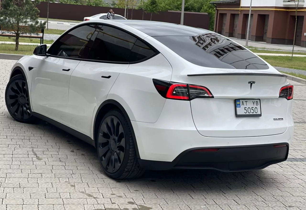 Tesla Model Y  75 kWh 2020101