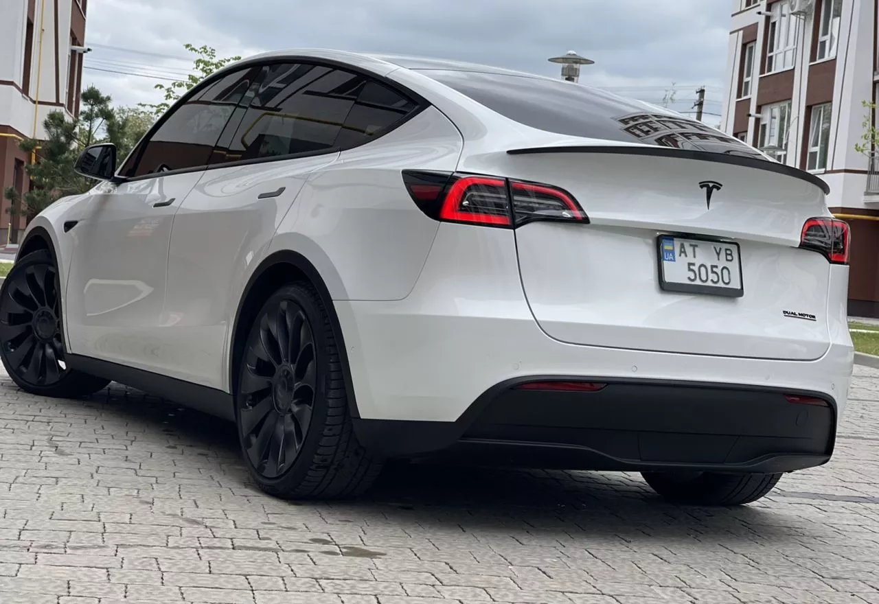 Tesla Model Y  75 kWh 2020111