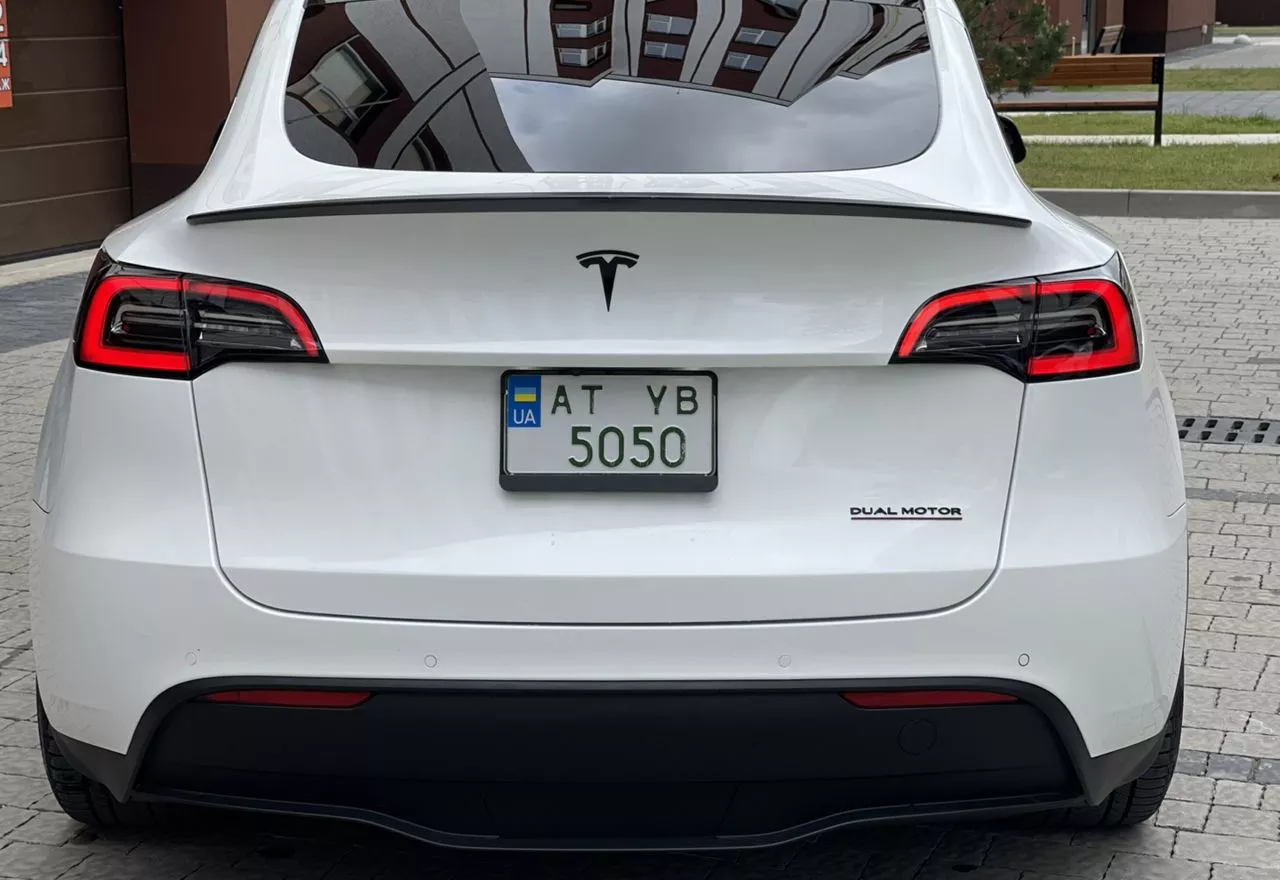 Tesla Model Y  75 kWh 2020131