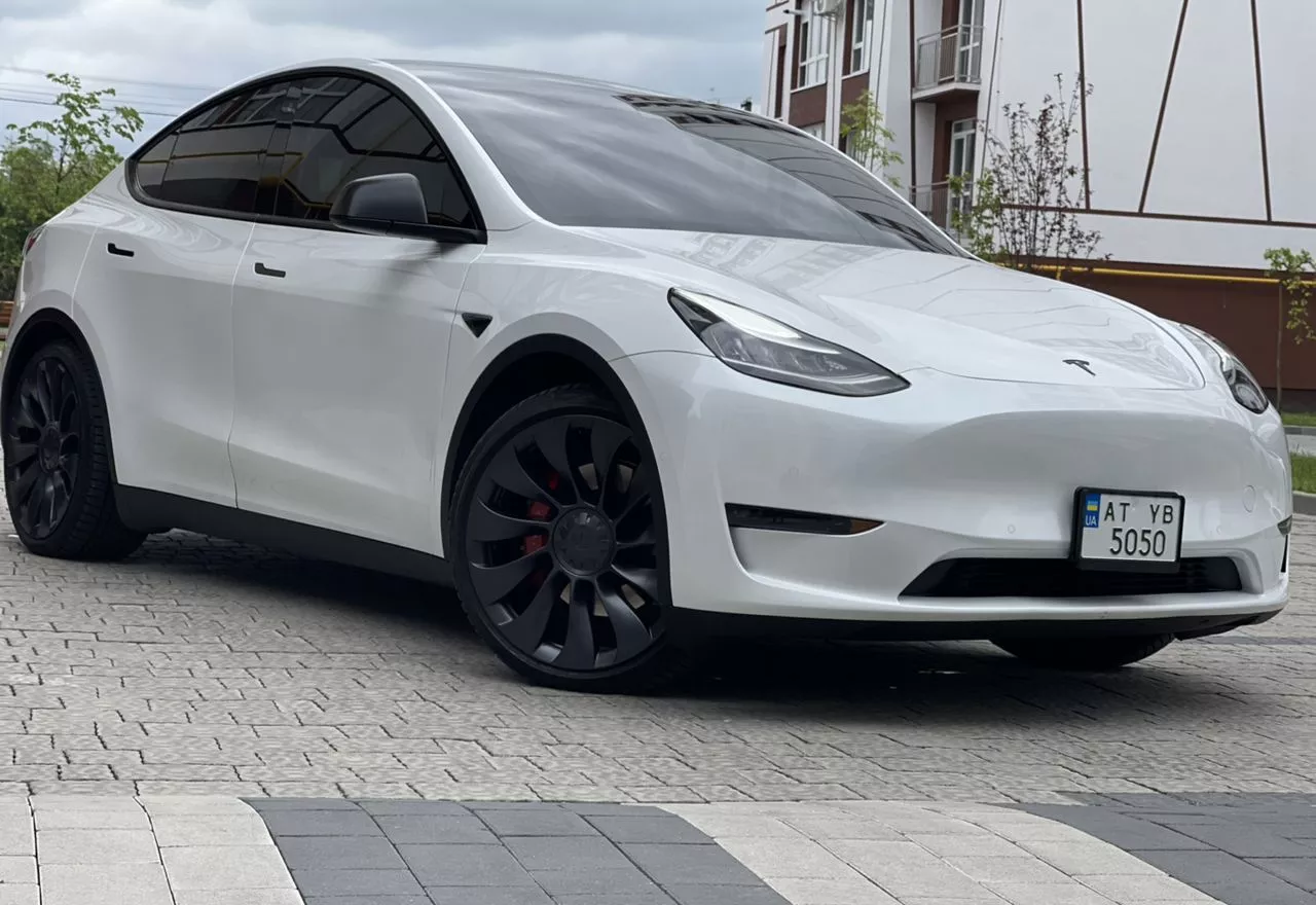 Tesla Model Y  75 kWh 2020211