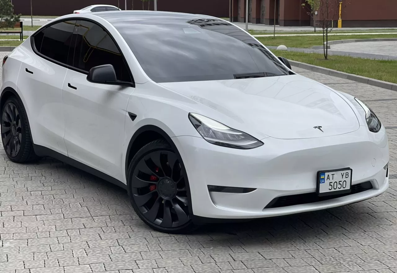 Tesla Model Y  75 kWh 2020221