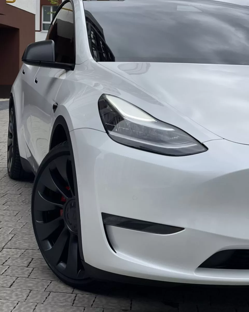 Tesla Model Y  75 kWh 2020241