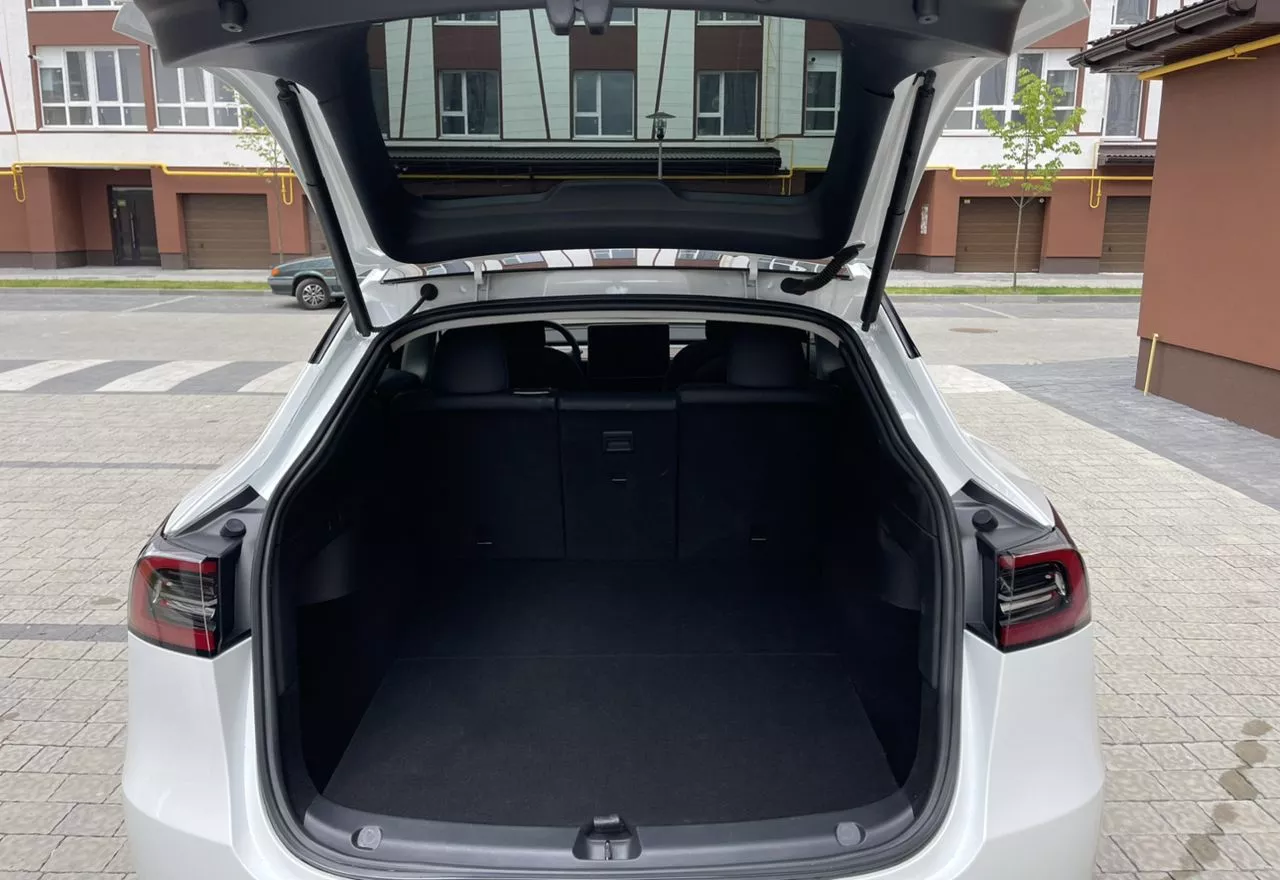 Tesla Model Y  75 kWh 2020311