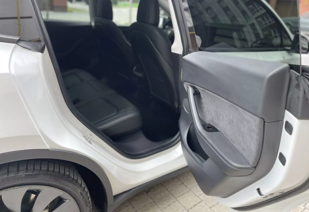 Tesla Model Y  75 kWh 2020331