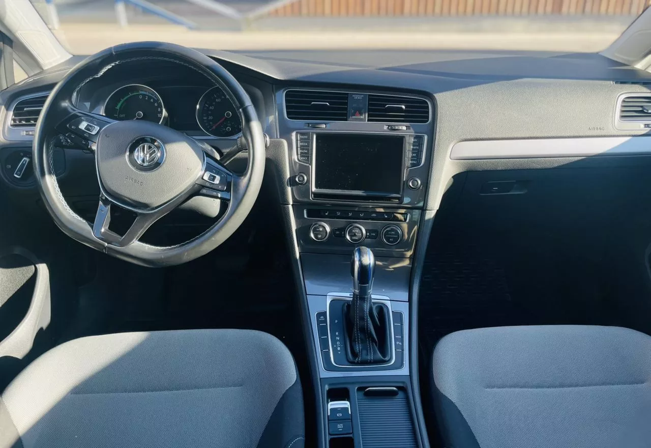 Volkswagen e-Golf  201611