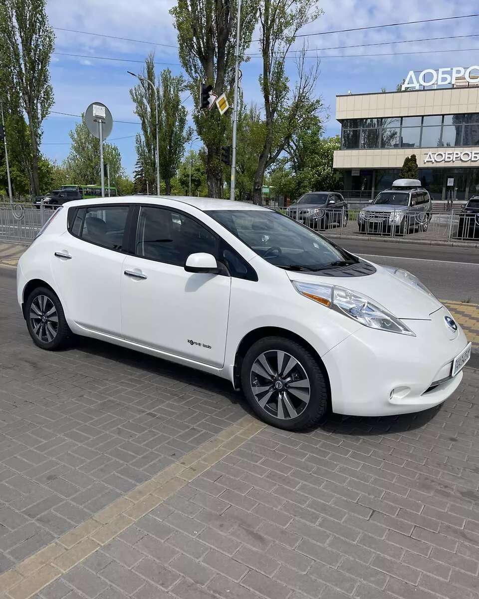 Nissan Leaf  24 kWh 201421