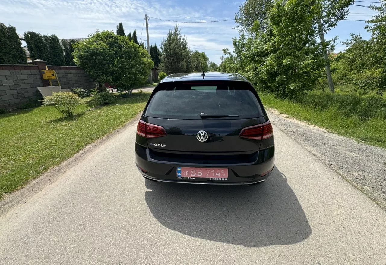 Volkswagen e-Golf  35.8 kWh 2019111