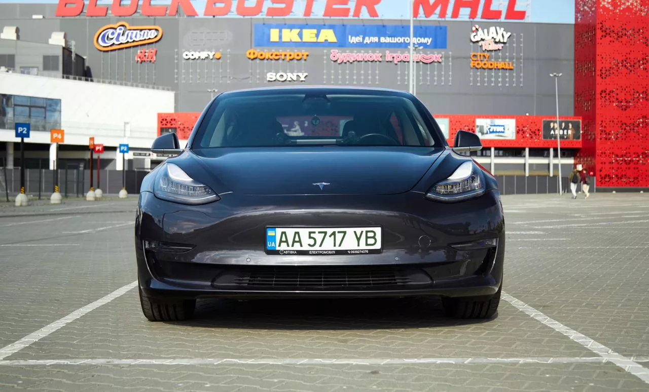 Tesla Model 3  75 kWh 201801