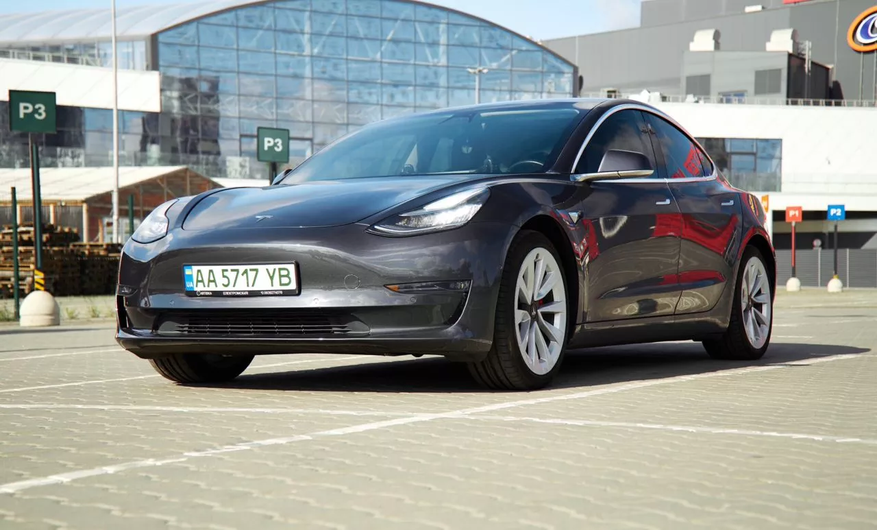 Tesla Model 3  75 kWh 201811