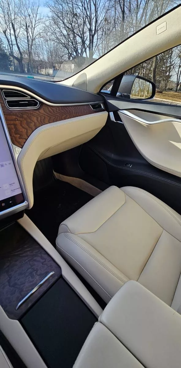 Tesla Model S  75 kWh 201851