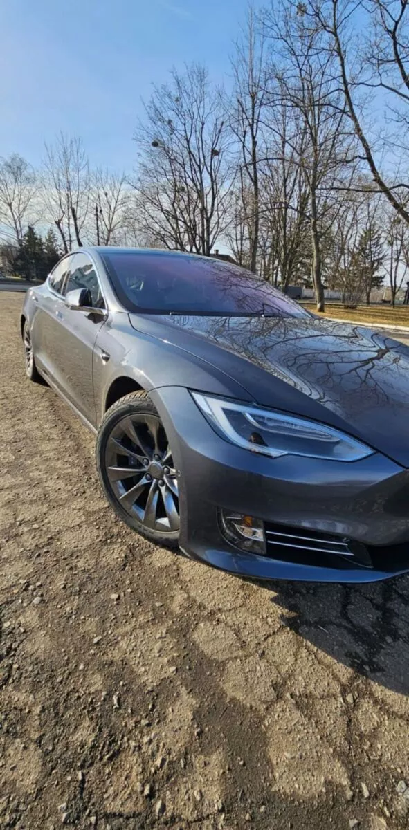 Tesla Model S  75 kWh 2018131