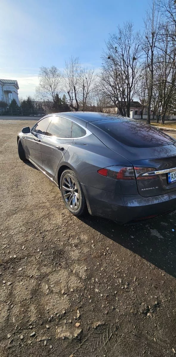 Tesla Model S  75 kWh 2018241